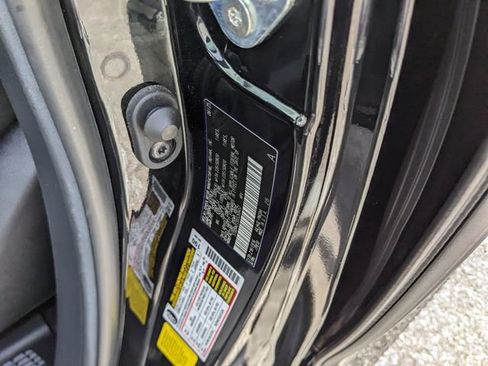 Used 2025 Toyota Sienna XSE w/ XSE Plus Package FWD image 39