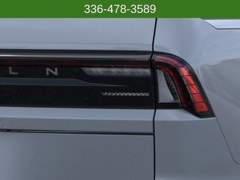 New 2026 Lincoln Navigator Reserve AWD/4WD image 21