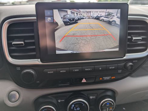 Used 2025 Hyundai Venue SEL FWD image 23