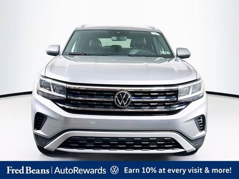 Used 2023 Volkswagen Atlas Cross Sport SEL AWD/4WD image 2