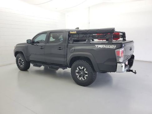 Used 2022 Toyota Tacoma TRD Off-Road AWD/4WD image 7