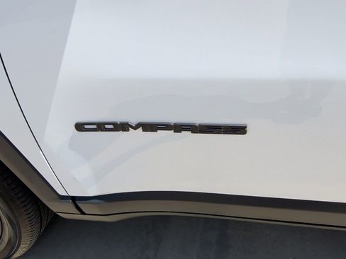 New 2026 Jeep Compass Latitude image 40