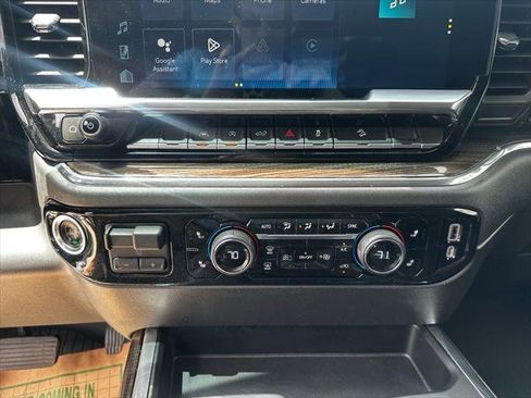 Used 2023 Chevrolet Silverado 1500 LT Trail Boss w/ LPO, Dark Essentials Package AWD/4WD image 19