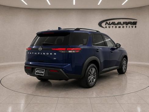 Used 2025 Nissan Pathfinder SV FWD image 7