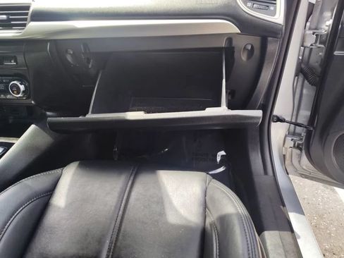 Used 2018 MAZDA MAZDA3 Touring FWD image 24