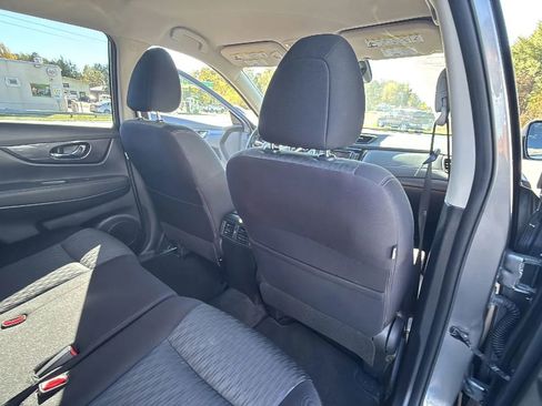 Used 2020 Nissan Rogue SV image 44