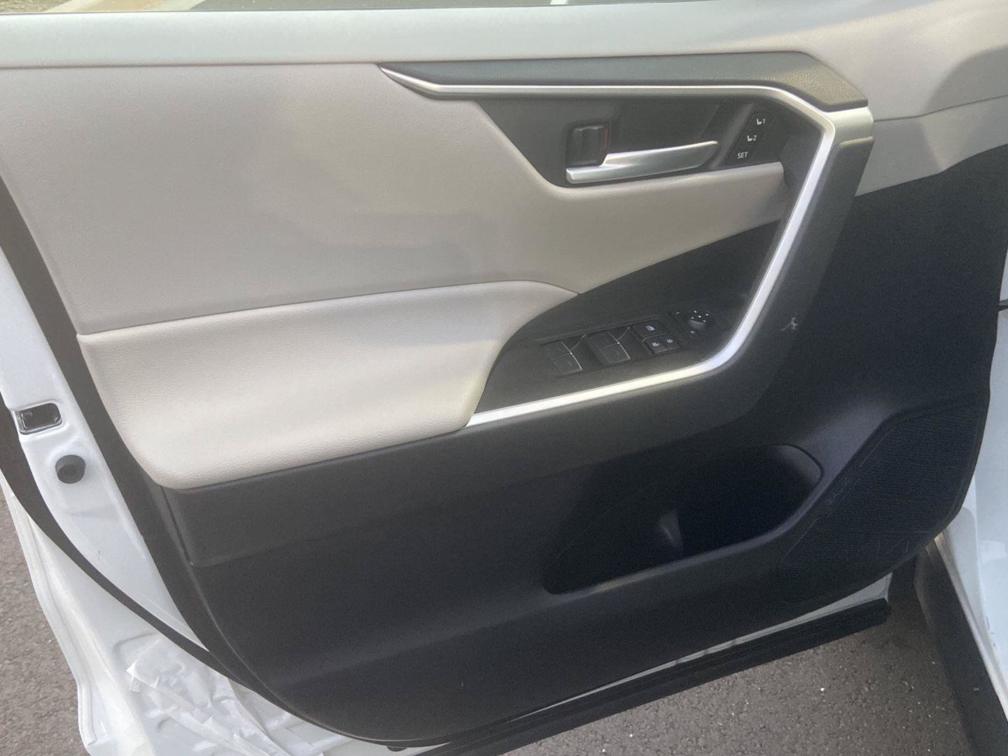 Used 2025 Toyota RAV4 XLE Premium w/ Weather Package FWD image 9