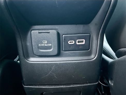 Used 2023 GMC Acadia SLT image 27