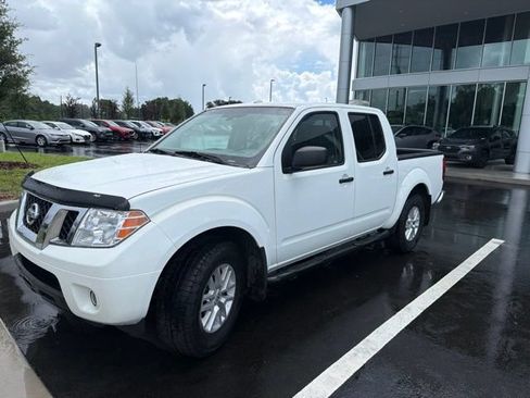 Used 2017 Nissan Frontier SV w/ SV Value Truck Package RWD image 2
