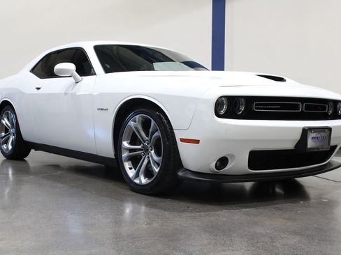 Used 2020 Dodge Challenger R/T RWD image 3