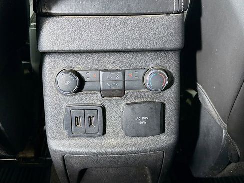 Used 2018 Ford Explorer Platinum image 25