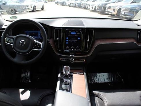 Certified 2023 Volvo XC60 B5 Ultimate w/ Climate Package AWD/4WD image 21