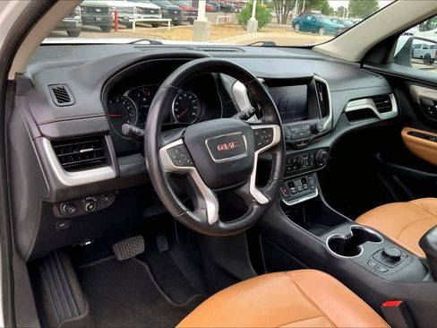 Used 2018 GMC Terrain SLT w/ Preferred Package FWD image 18