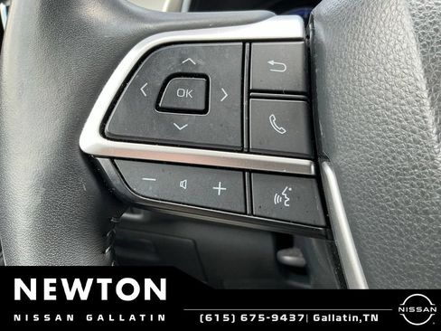 Used 2023 Toyota Highlander Platinum AWD/4WD image 18