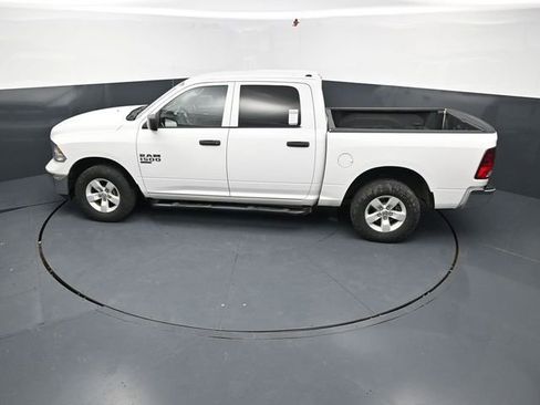 Used 2022 RAM 1500 Classic SLT AWD/4WD image 43