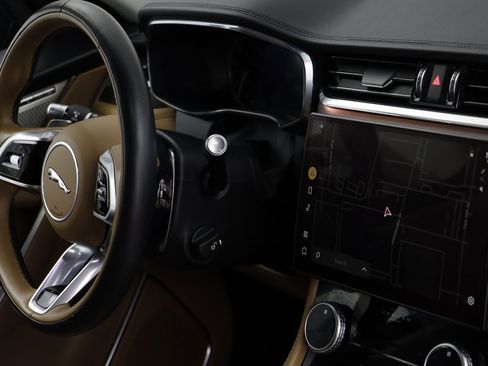 Used 2023 Jaguar F-PACE S image 22