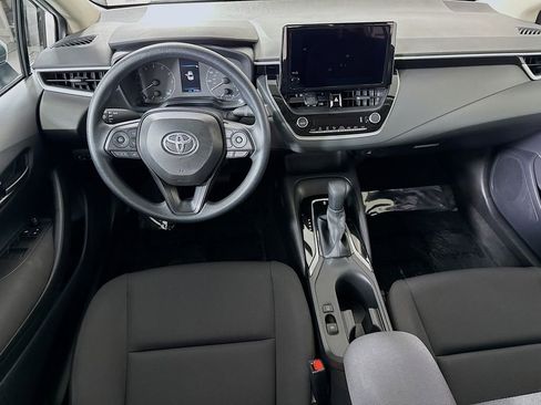 Certified 2025 Toyota Corolla LE FWD image 4