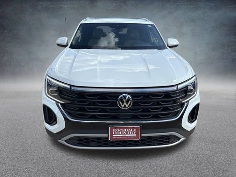 Used 2025 Volkswagen Atlas Cross Sport SE w/ Panoramic Sunroof Package image 9