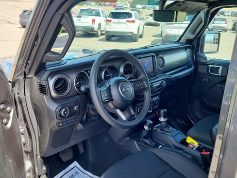 Used 2023 Jeep Wrangler Unlimited w/ 8.4" Radio Group AWD/4WD image 8
