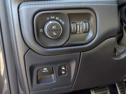 Used 2024 RAM 1500 Limited image 24