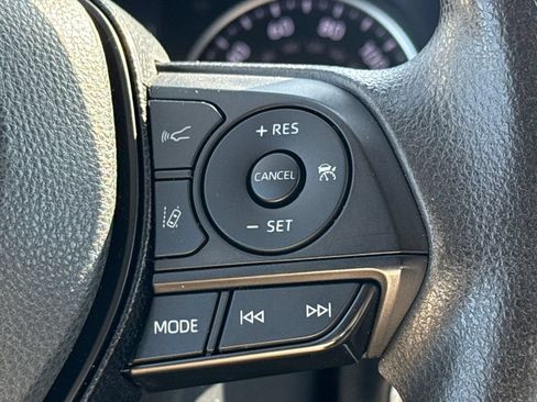 Used 2021 Toyota RAV4 XLE AWD/4WD image 28