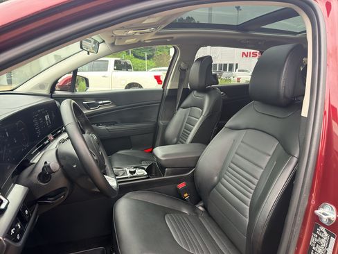 Used 2024 Kia Sportage SX FWD image 11