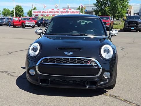 Used 2017 MINI Cooper S FWD image 3
