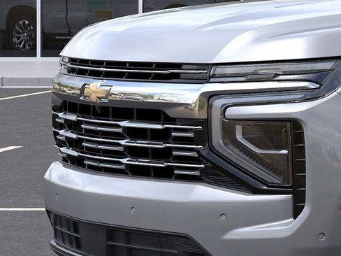 New 2026 Chevrolet Suburban Premier w/ Sun And Tow Package AWD/4WD image 13