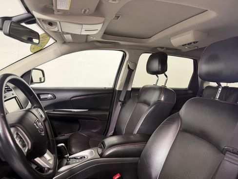 Used 2019 Dodge Journey GT w/ Nav & Sun Group FWD image 15