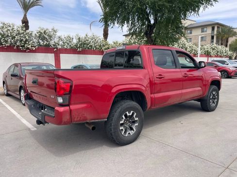 Used 2019 Toyota Tacoma SR w/ SR Convenience Package image 2