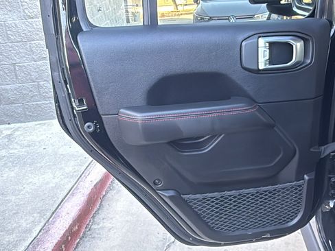 Certified 2022 Jeep Wrangler Unlimited Rubicon w/ Cold Weather Group image 16