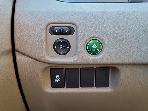 Used 2018 Honda Pilot LX image 30