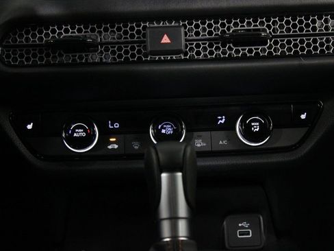 Used 2025 Honda HR-V Sport image 18