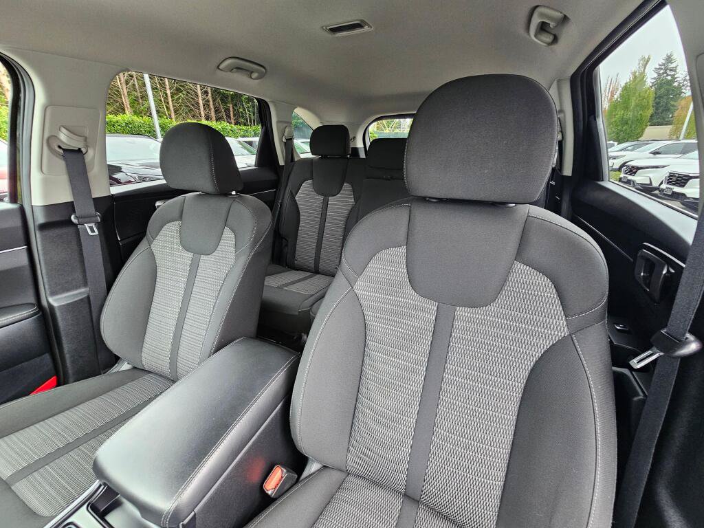 Used 2023 Kia Sorento LX AWD/4WD image 25