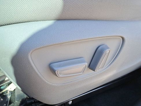 Certified 2024 Toyota Highlander LE image 17