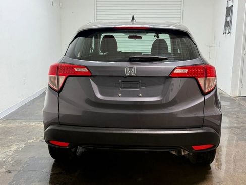 Used 2017 Honda HR-V LX image 9
