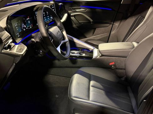 Certified 2025 Audi Q5 Premium w/ Convenience Package image 5