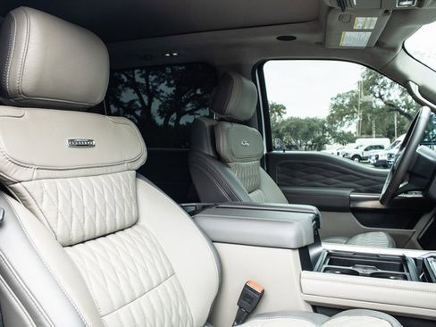 Used 2025 Ford F350 Platinum w/ Platinum Plus Package image 21