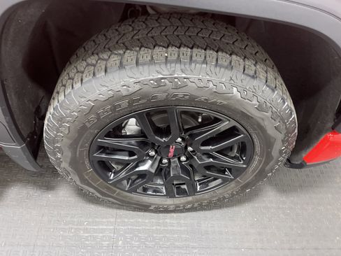 Used 2024 GMC Sierra 1500 Elevation image 26