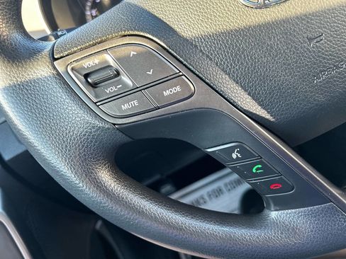 Used 2017 Hyundai Santa Fe Sport image 22