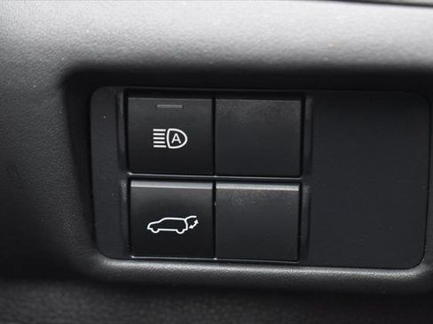 Certified 2021 Toyota Highlander XLE image 14