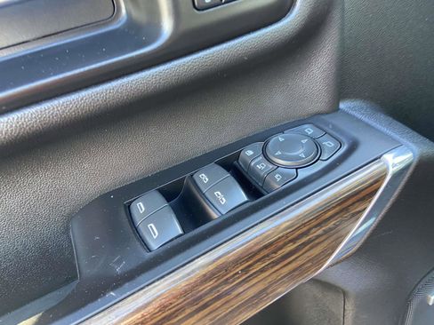 Used 2022 Chevrolet Silverado 2500 High Country image 9