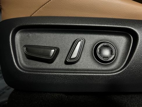 Used 2026 Toyota 4Runner Limited AWD/4WD image 14