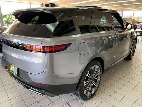 Used 2024 Land Rover Range Rover Sport SE AWD/4WD image 5