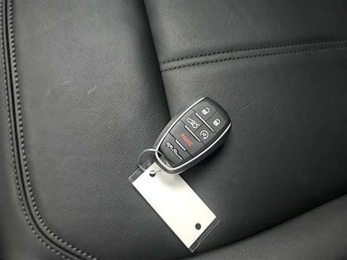 Used 2023 Alfa Romeo Stelvio Ti AWD/4WD image 9