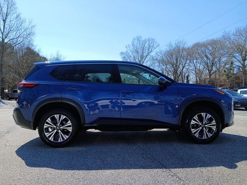 Used 2021 Nissan Rogue SV image 5