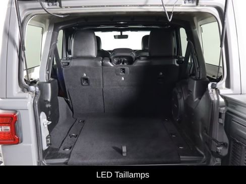 Used 2018 Jeep Wrangler Unlimited Sahara image 18