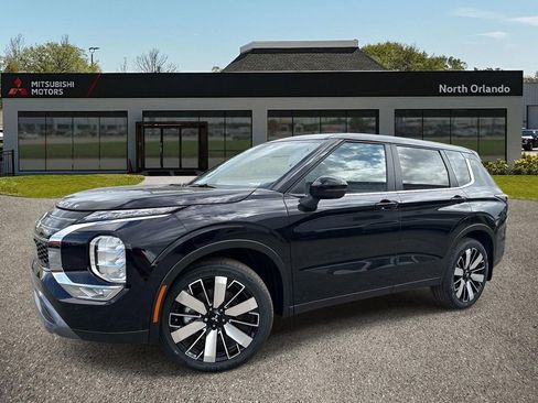 New 2026 Mitsubishi Outlander SE FWD image 1