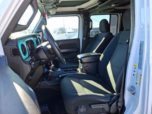 Used 2018 Jeep Wrangler Unlimited Sport S image 13