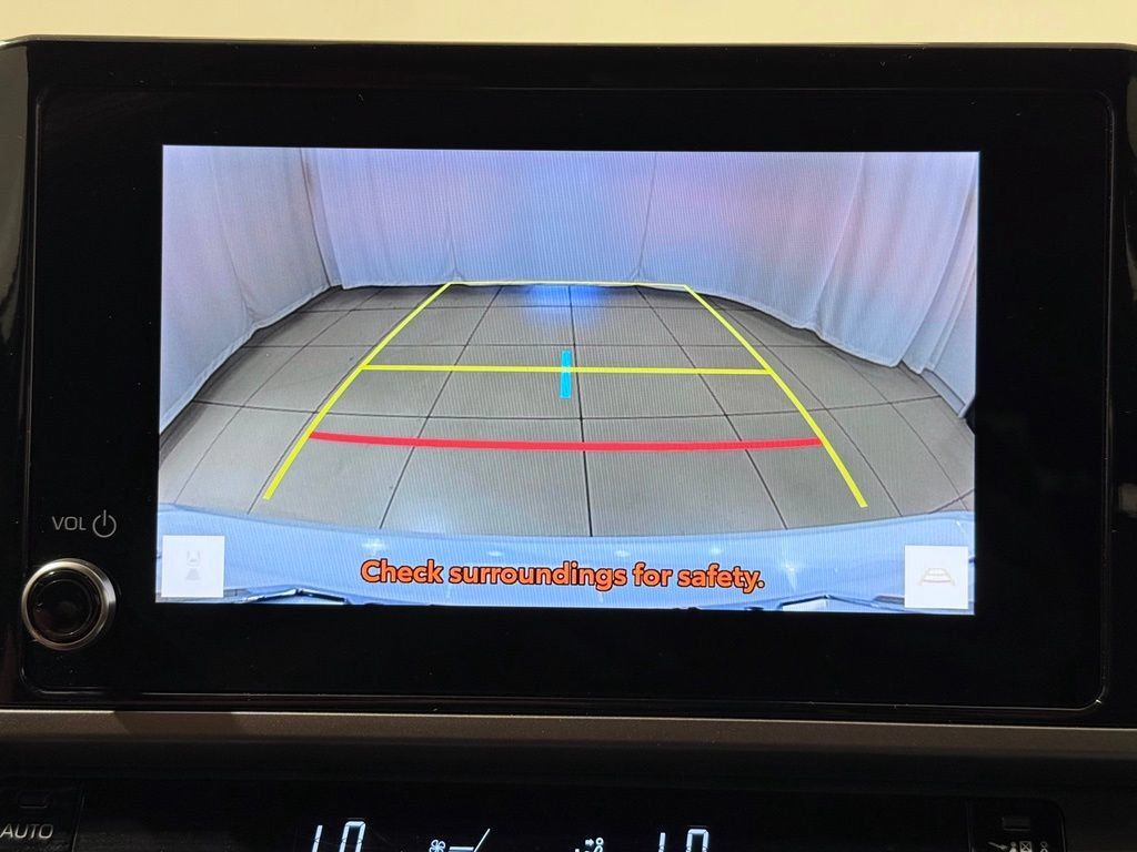 Used 2025 Toyota Camry SE FWD image 26